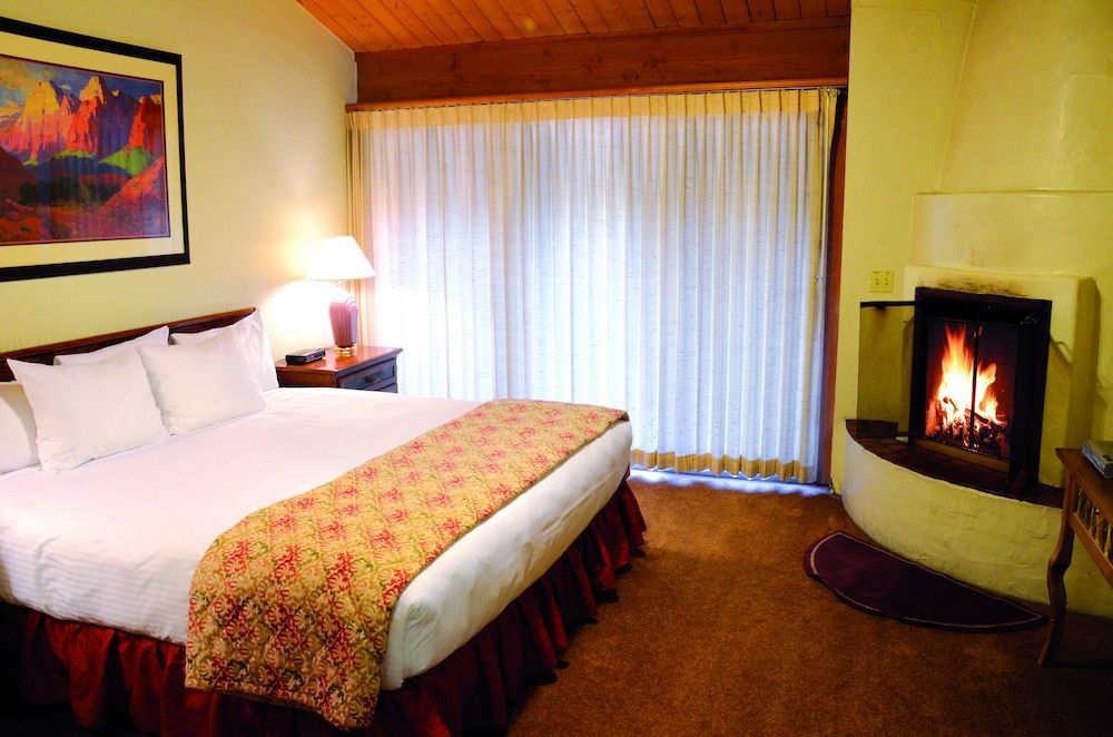 Junipine Resort Villa, 2 Bedrooms, Kitchen (Creek View) 2