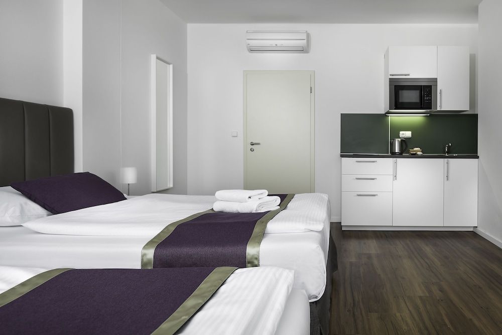 Elizabeth Suites Junior Suite 3