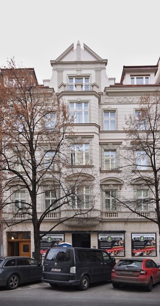 undefined Elizabeth Suites 7