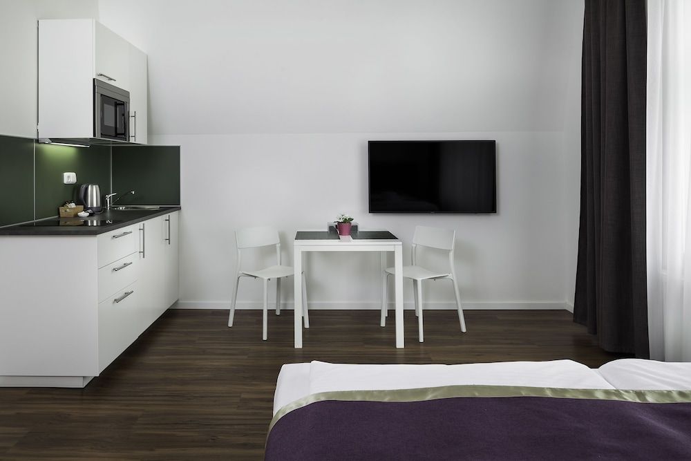 Elizabeth Suites Junior Suite 12