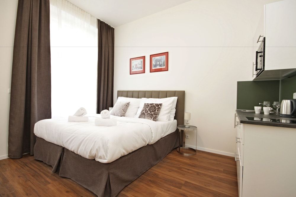 undefined Elizabeth Suites
