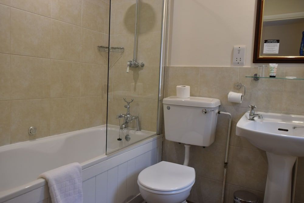 Noel Arms Hotel Classic Double Room, 1 Double Bed 5