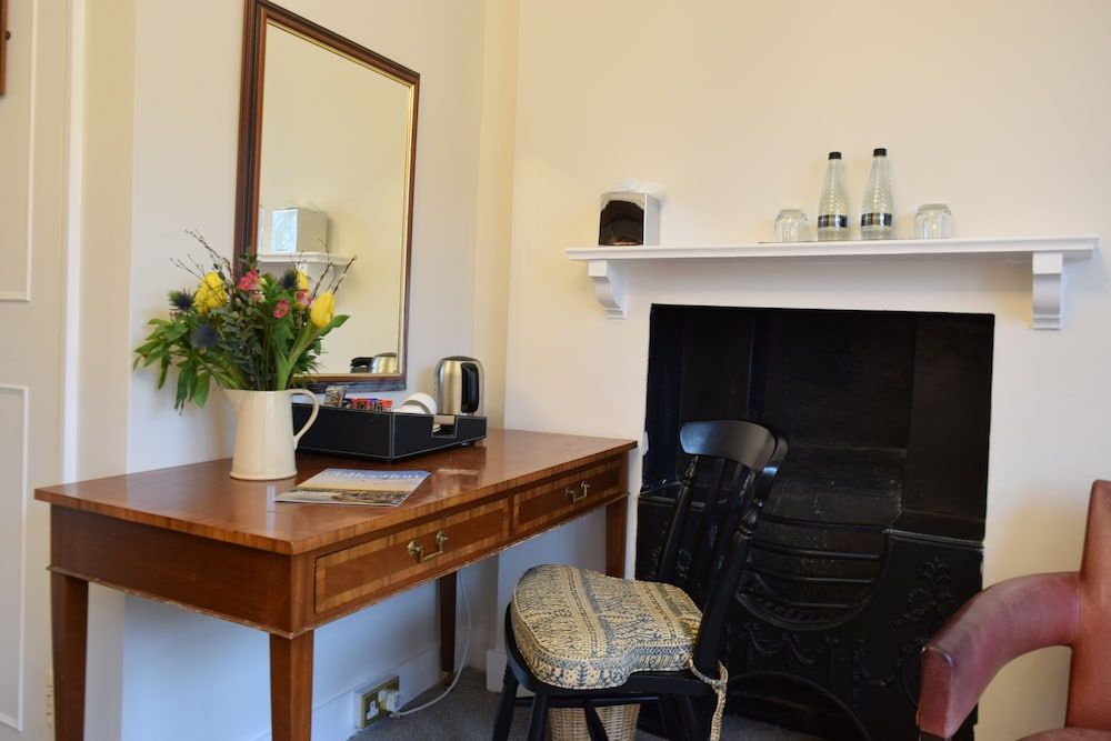 Noel Arms Hotel Classic Double Room, 1 Double Bed 9