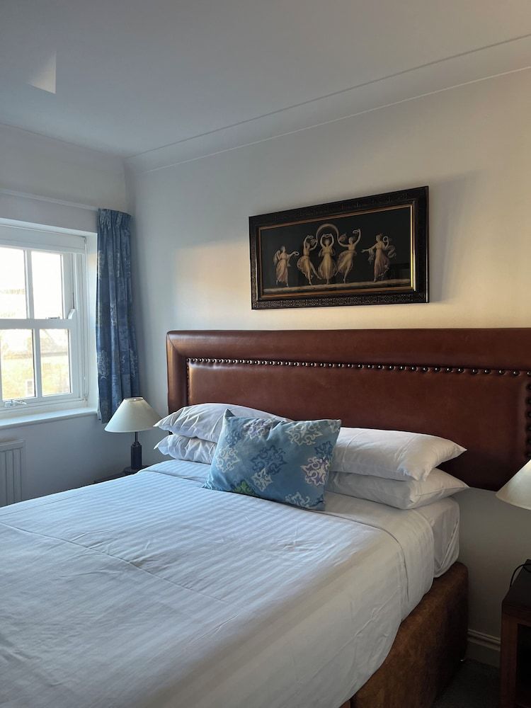 Noel Arms Hotel Classic Double Room, 1 Double Bed 3