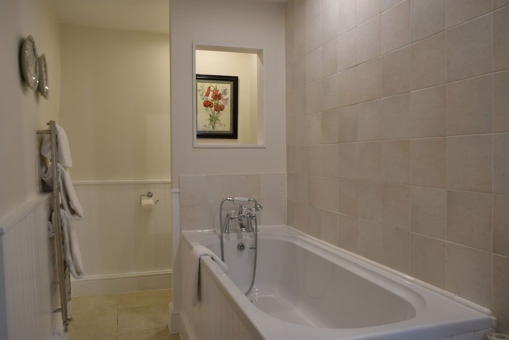 Noel Arms Hotel Traditional Double Room, 1 Double Bed 3