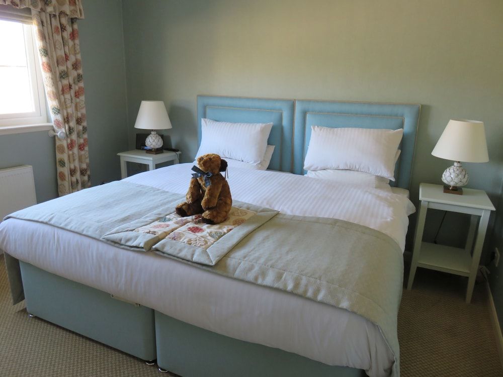 Cringletie House Hotel Family Cottage 2