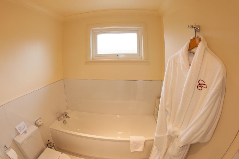 Cringletie House Hotel Family Cottage 8