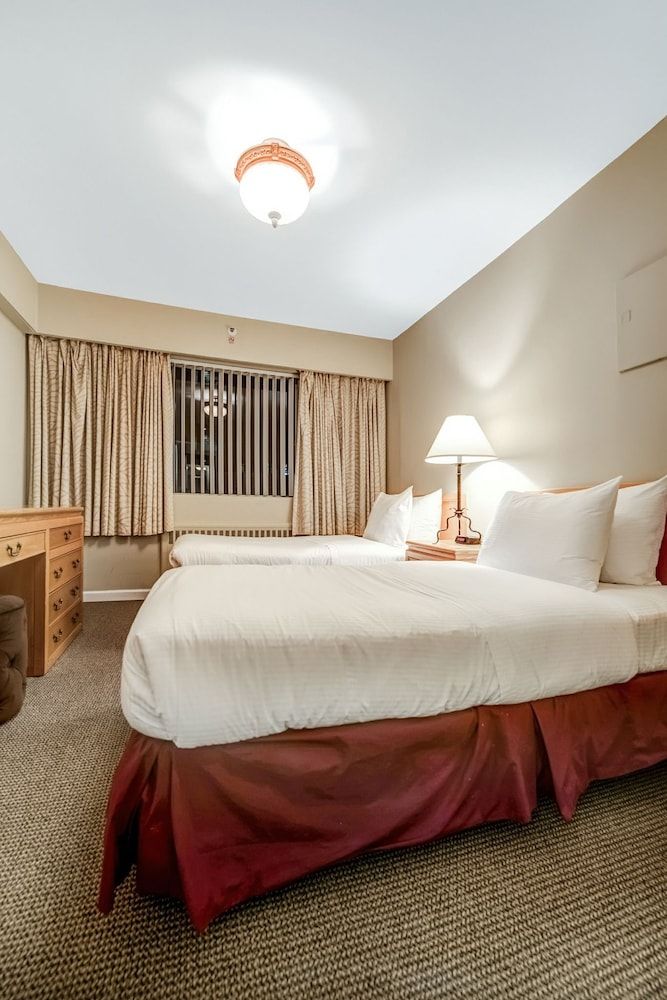 undefined Rosellen Suites At Stanley Park 10