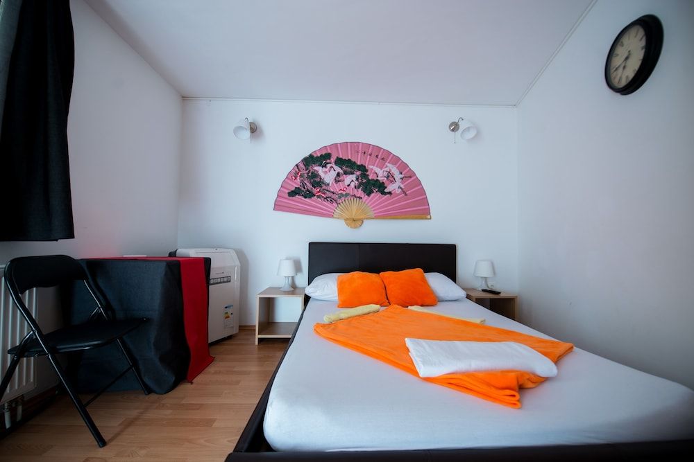 Hotel & Hostel Zagreb Double Room 5