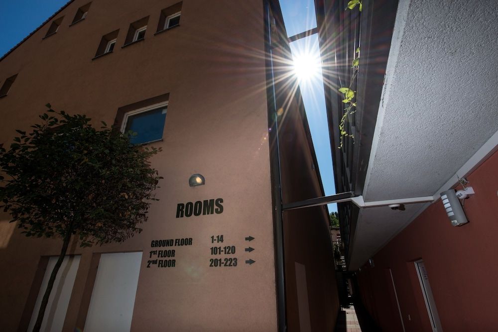 Hotel & Hostel Zagreb Family Room 5