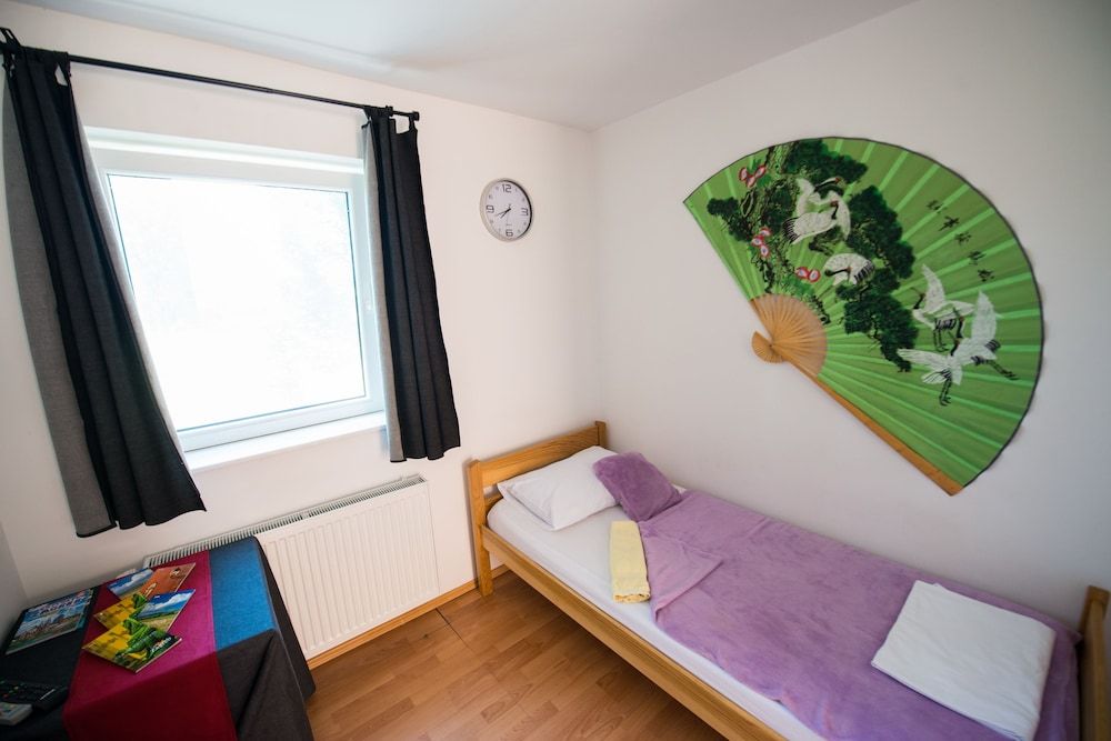 Hotel & Hostel Zagreb Single Room 4