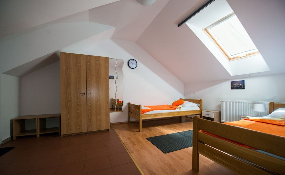 Hotel & Hostel Zagreb Family Room 7