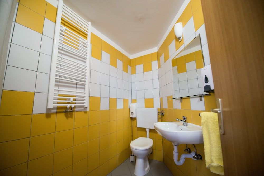 Hotel & Hostel Zagreb Double Room 6