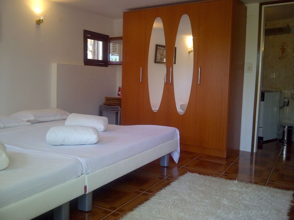 Villa Sonia & Teo - Hvar Family Villa, 4 Bedrooms, Pool Access, Beach View 4