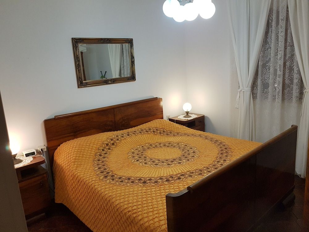 Villa Sonia & Teo - Hvar Family Villa, 4 Bedrooms, Pool Access, Beach View 8