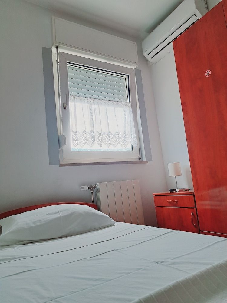 Guesthouse Varnica Classic Single Room 3