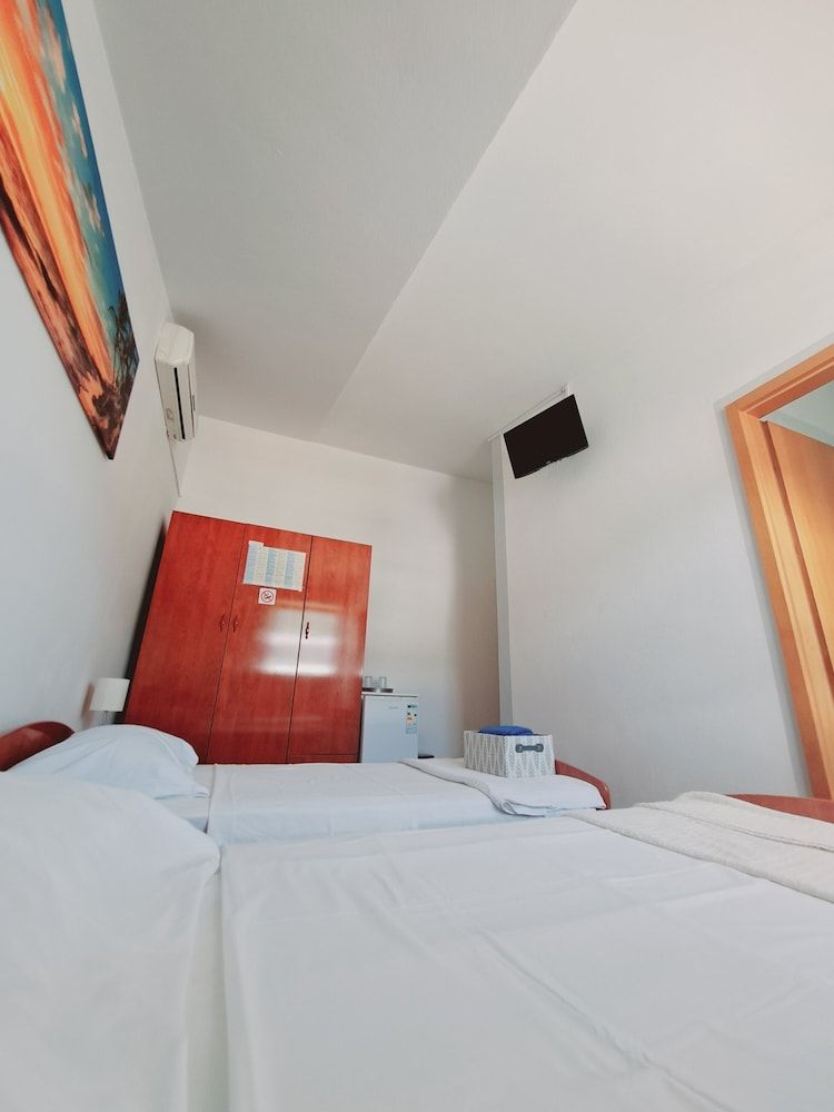 Guesthouse Varnica Classic Double Room 2