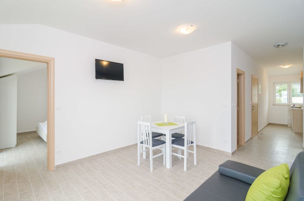 Apartments Villa Dadic Comfort Apartment, 1 Bedroom, Terrace 9