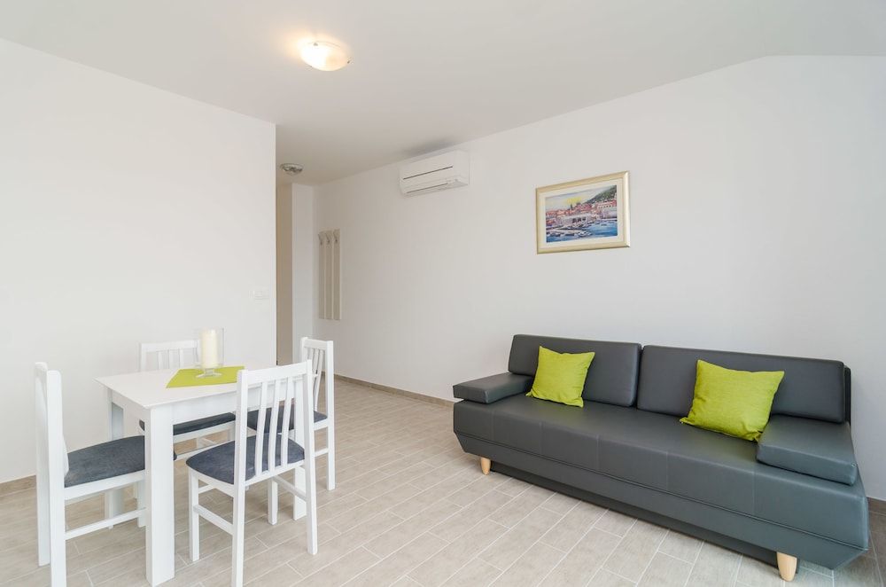 Apartments Villa Dadic Comfort Apartment, 1 Bedroom, Terrace 3