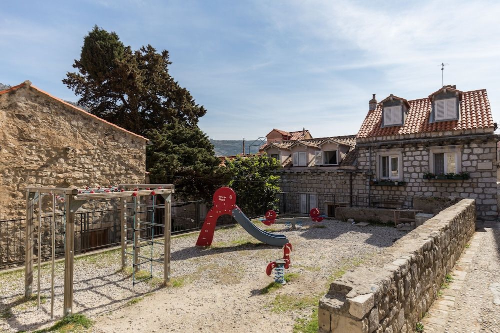 undefined Apartments Vi-La 7