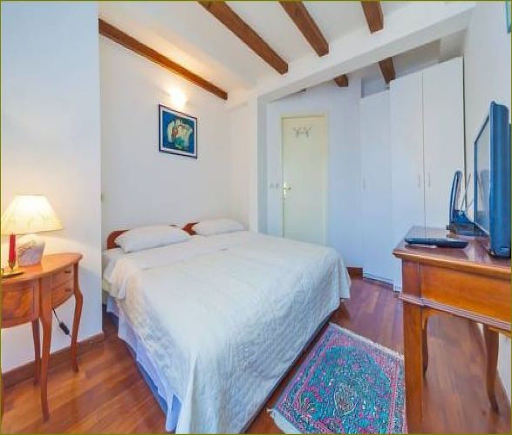 undefined Apartments Vi-La 3