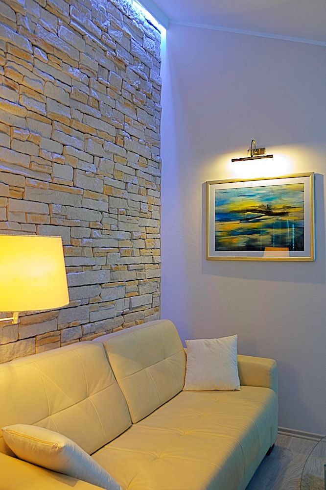 Big Blue Apartments Apartment, 1 Bedroom, Balcony, Partial Sea View 6