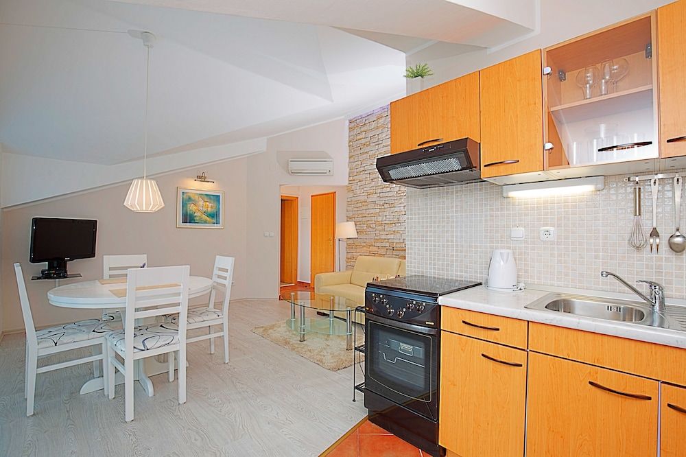 undefined Big Blue Apartments 8