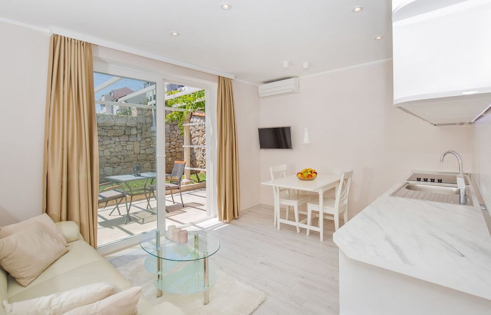 Big Blue Apartments Apartment, 1 Bedroom, Terrace, Partial Sea View 12