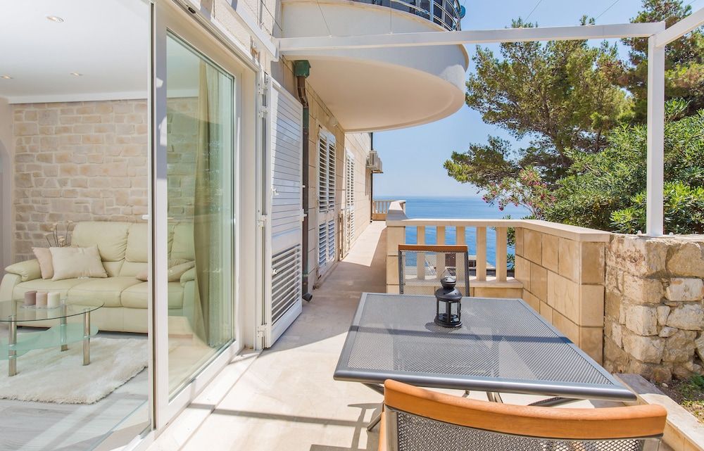 undefined Big Blue Apartments 3