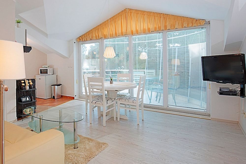 Big Blue Apartments Apartment, 1 Bedroom, Balcony, Partial Sea View 4