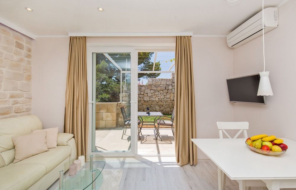 Big Blue Apartments Apartment, 1 Bedroom, Terrace, Partial Sea View 4