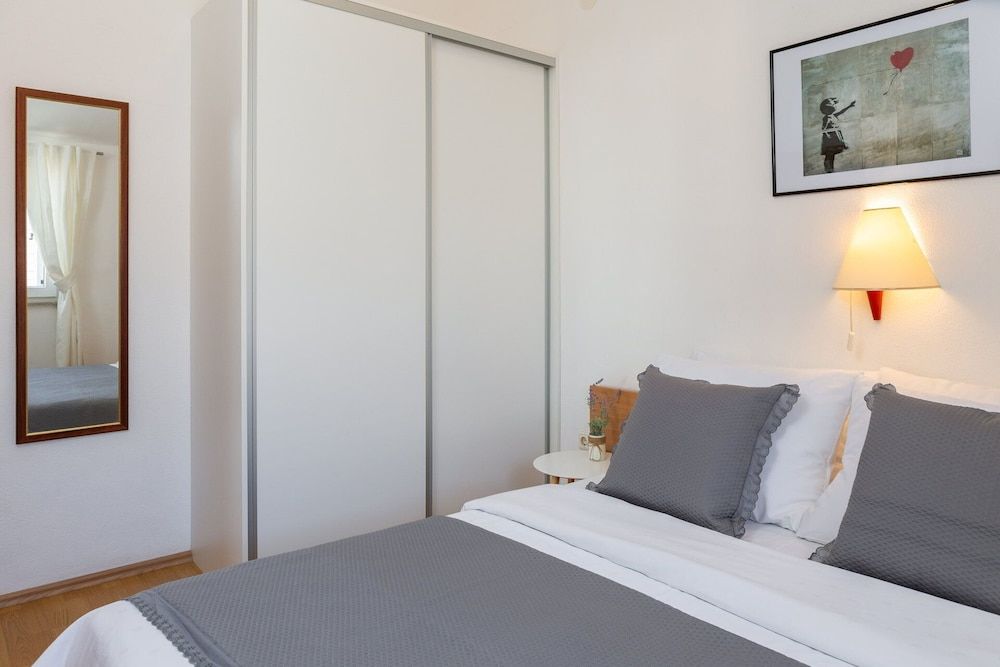 Apartment (10)