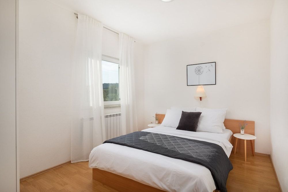 Apartment (3)
