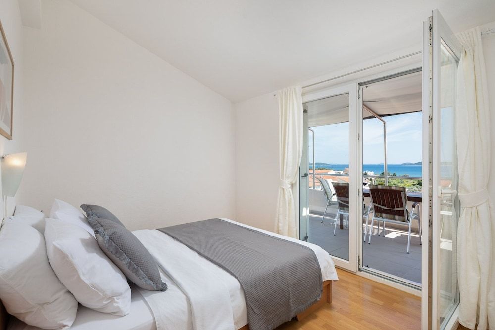 Apartment (9)