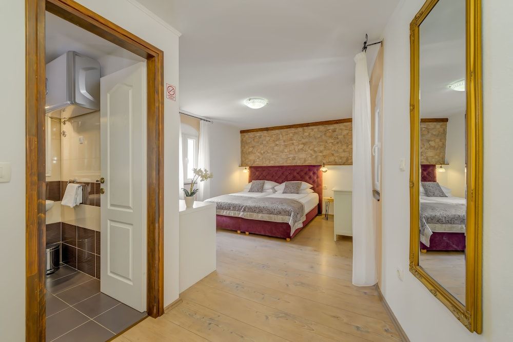 Guesthouse Imperator Standard Double Room, City View 13