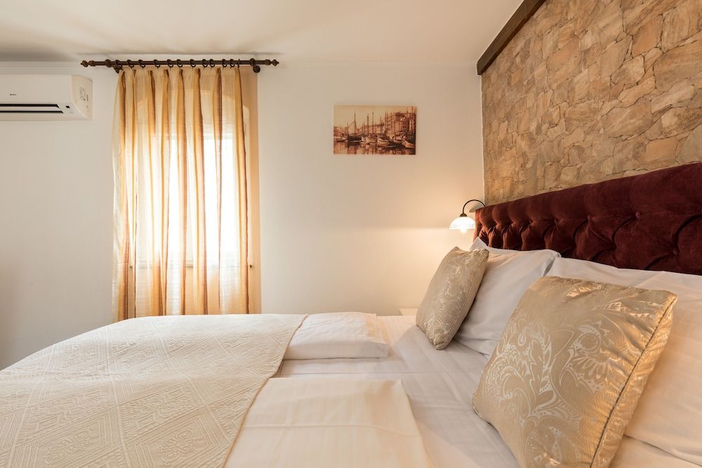 Guesthouse Imperator Standard Double Room, City View 2