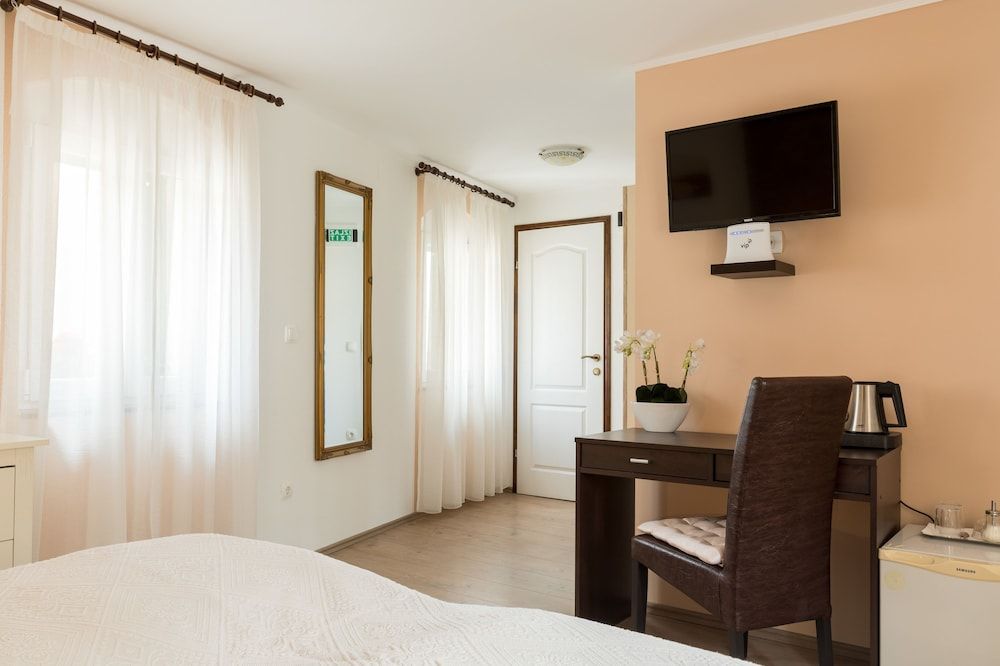 Guesthouse Imperator Standard Double Room, City View 5