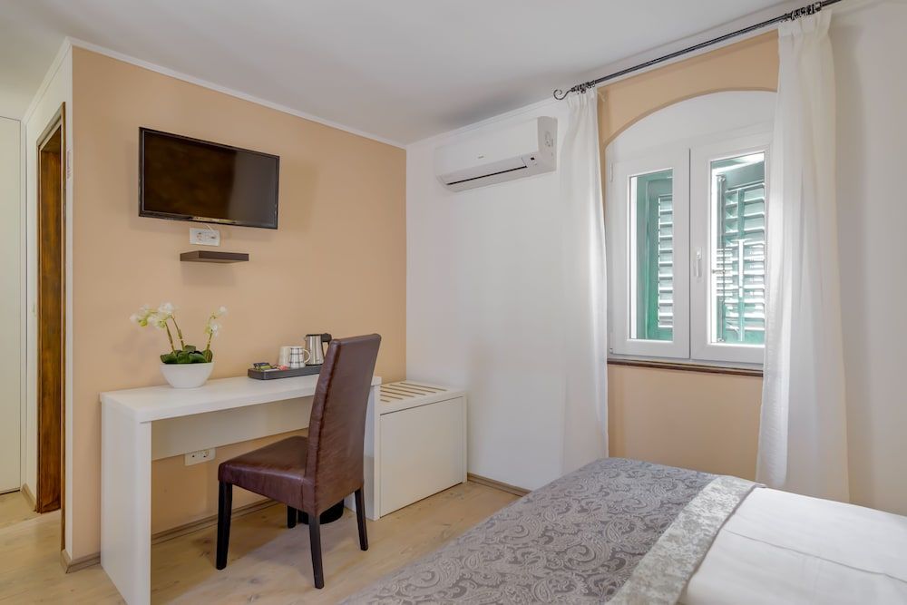 Guesthouse Imperator Standard Double Room, City View 31