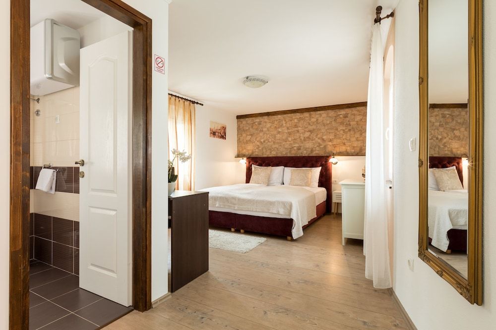 Guesthouse Imperator Standard Double Room, City View 6