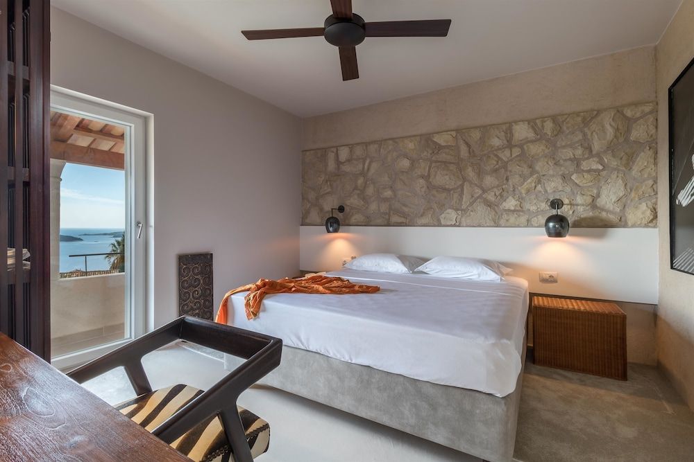 Basic Double Room, Balcony, Sea View (Amerigo Vespucci)
