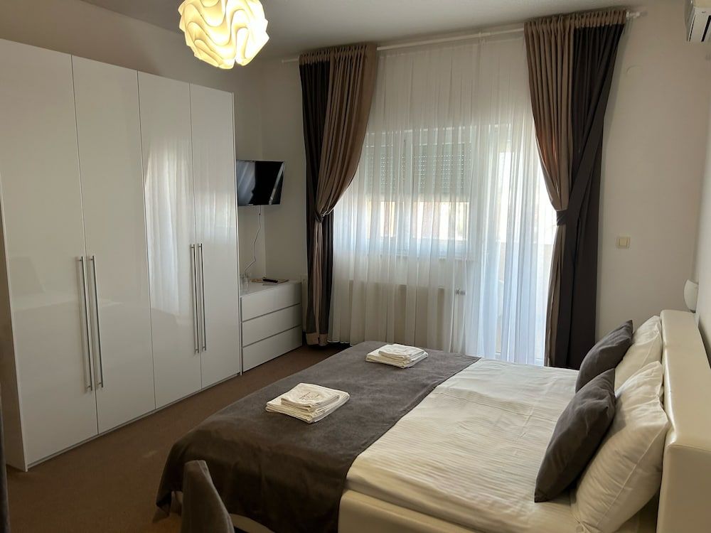 undefined Rooms Laguna 10