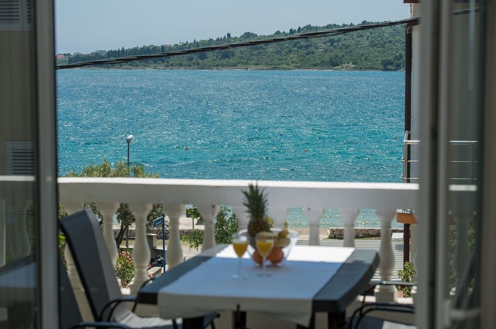 Apartment, Beach View (Olivine)