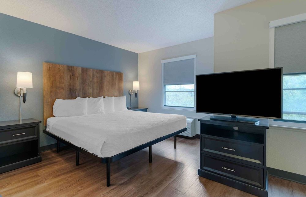 Premium Studio, 1 King Bed with Sofa bed, Non Smoking (Deluxe)