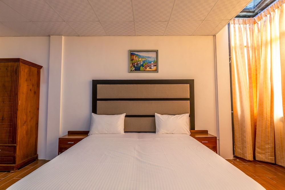 undefined Metro Port City Hotel 5
