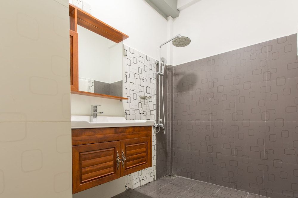 undefined Metro Port City Hotel 8