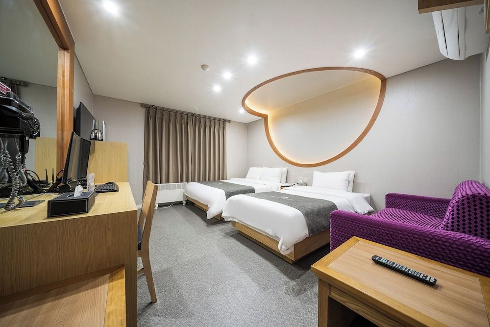 Amour Hotel Superior Twin Room