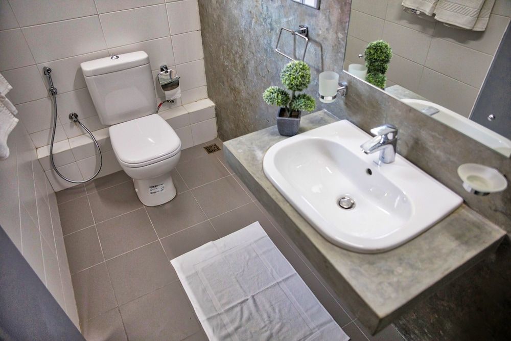 C1 Colombo Fort - Hostel Standard Queen 5