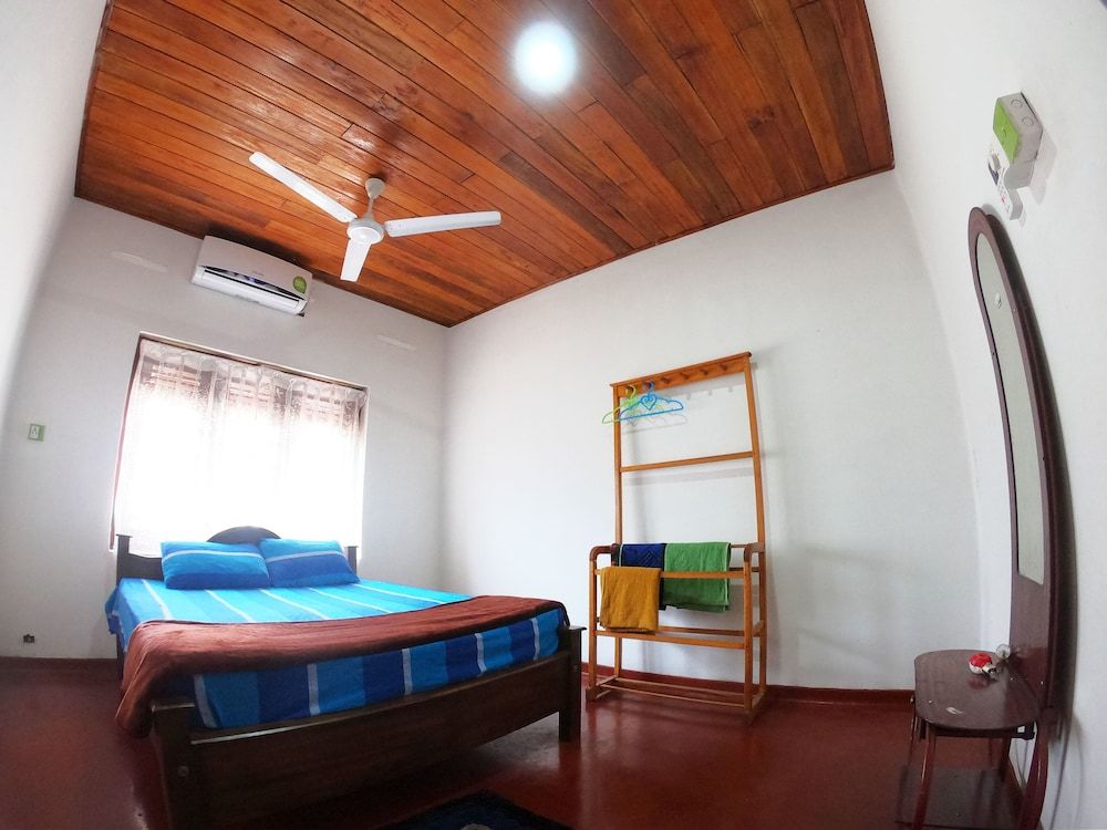 Shrinith's Place - Dodanduwa Family House, 3 Bedrooms, Pool View, Ground Floor 3