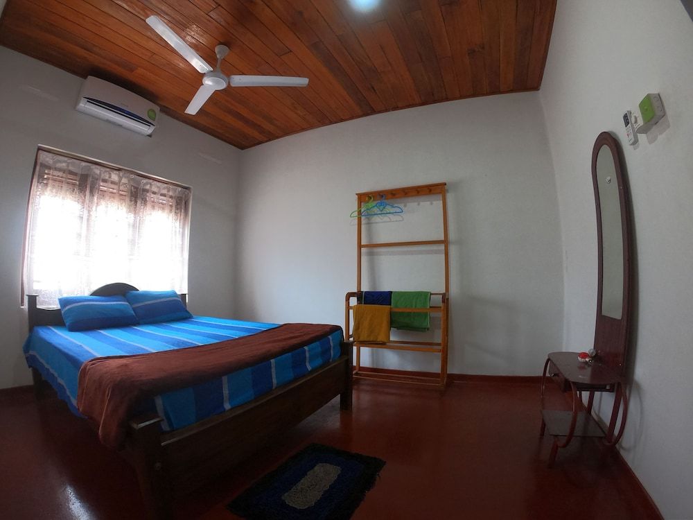 Shrinith's Place - Dodanduwa Family House, 3 Bedrooms, Pool View, Ground Floor 14