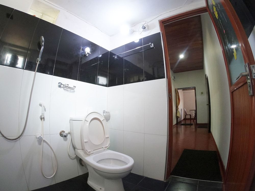 Shrinith's Place - Dodanduwa Family House, 3 Bedrooms, Pool View, Ground Floor 15